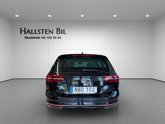 Volkswagen Passat 6 of 25