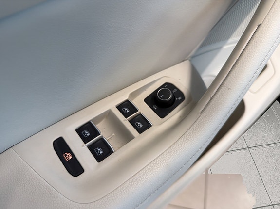 Volkswagen Passat 19 of 25
