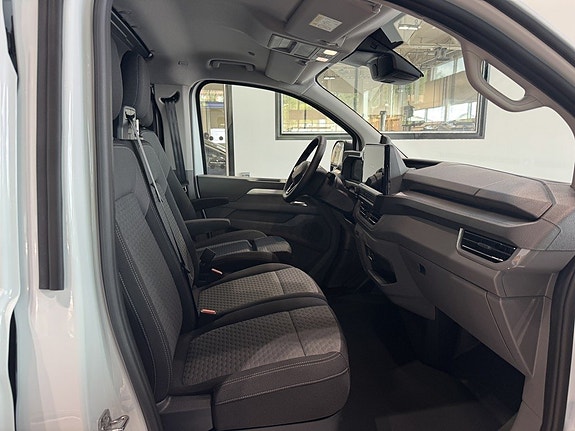 Volkswagen Transporter 8 of 16