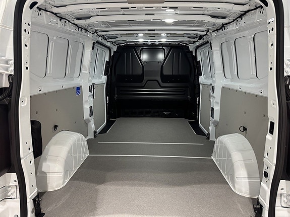 Volkswagen Transporter 12 of 16