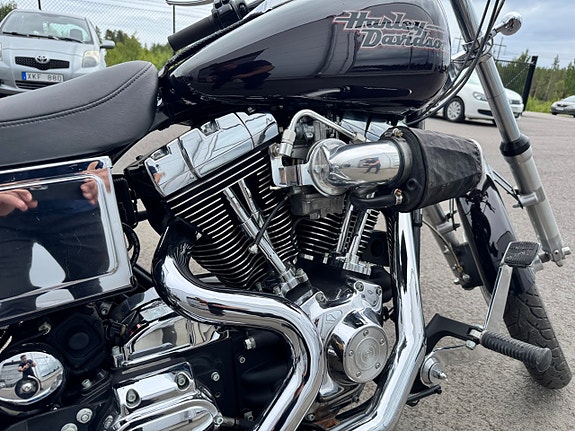 Harley-Davidson FXDWG Dyna Wide Glide 1640 NYSERVAD NYBESIKTAD BRA SKICK 4 of 5