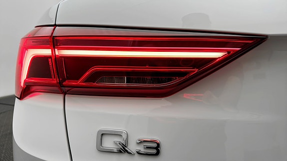 Audi Q3 18 of 18