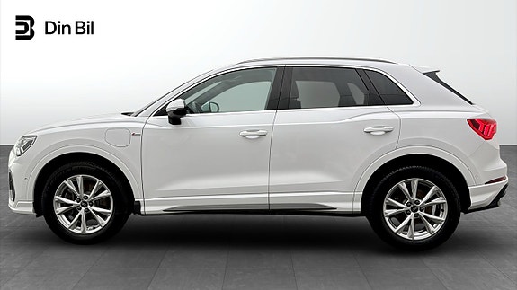 Audi Q3 2 of 5
