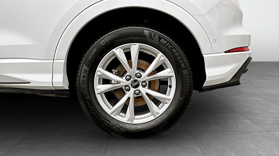Audi Q3 6 of 18