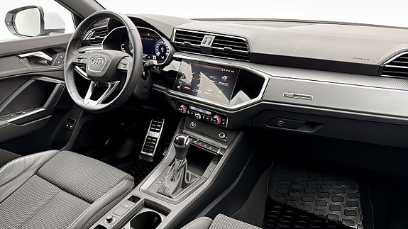 Audi Q3 11 of 18