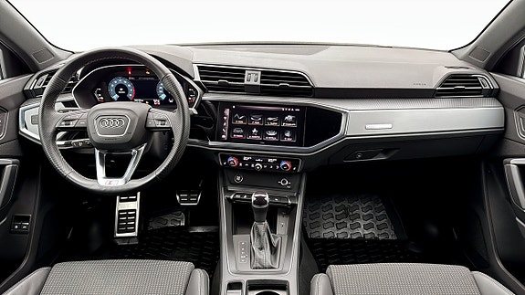 Audi Q3 10 of 18