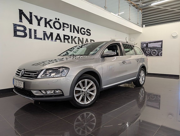 Volkswagen Passat Alltrack 2 of 5