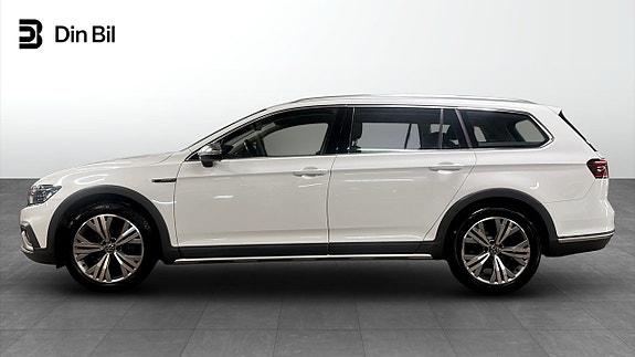 Volkswagen Passat 2 of 5