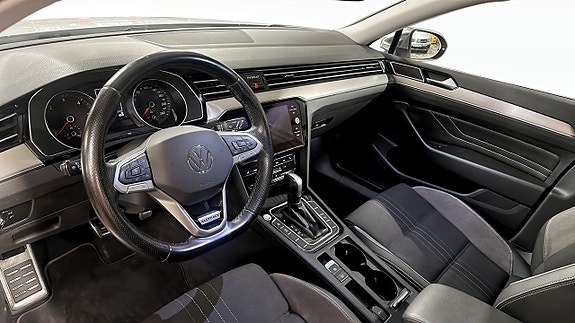 Volkswagen Passat 7 of 12