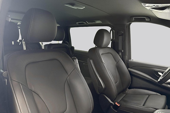 Mercedes-Benz V300 12 of 15
