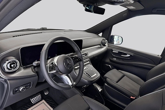 Mercedes-Benz V300 7 of 15