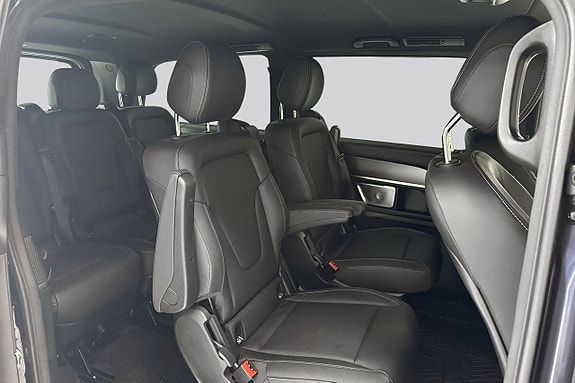 Mercedes-Benz V300 13 of 15