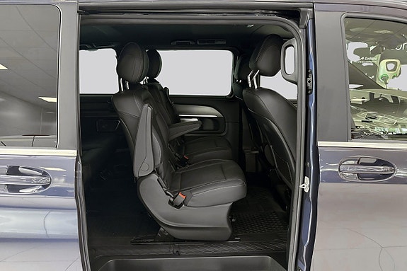 Mercedes-Benz V300 14 of 15
