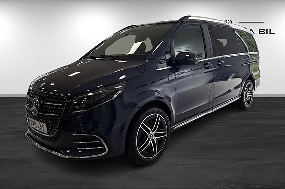 Mercedes-Benz V300 2 of 5
