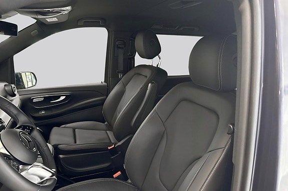 Mercedes-Benz V300 9 of 15