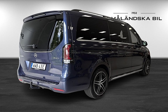 Mercedes-Benz V300 5 of 5