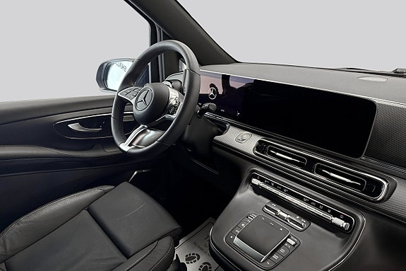Mercedes-Benz V300 11 of 15