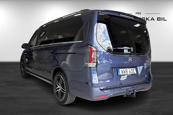 Mercedes-Benz V300 3 of 5