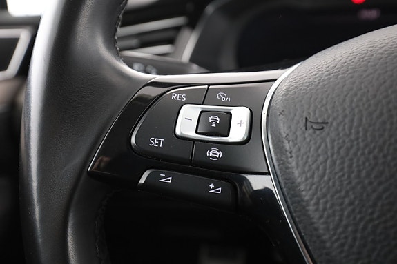 Volkswagen Passat Alltrack 26 of 30