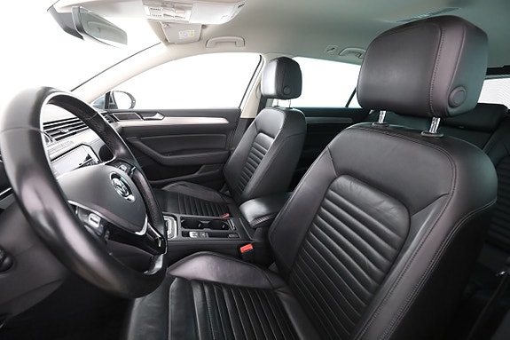 Volkswagen Passat Alltrack 9 of 30