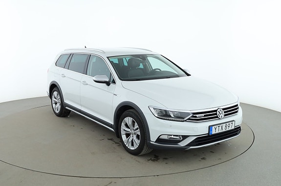 Volkswagen Passat Alltrack 7 of 30