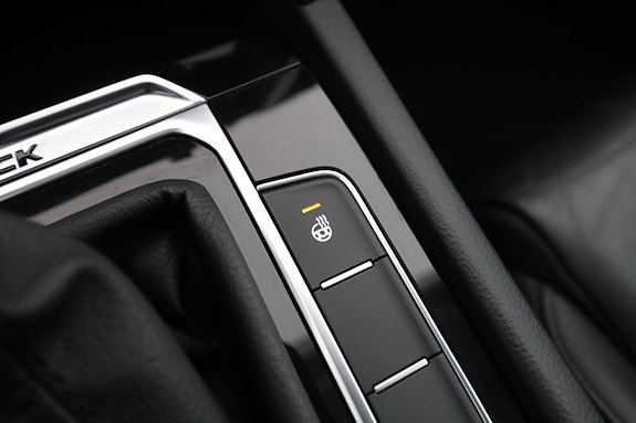 Volkswagen Passat Alltrack 24 of 30