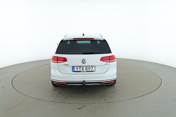 Volkswagen Passat Alltrack 4 of 5
