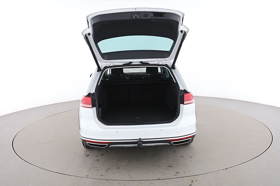 Volkswagen Passat Alltrack 15 of 30