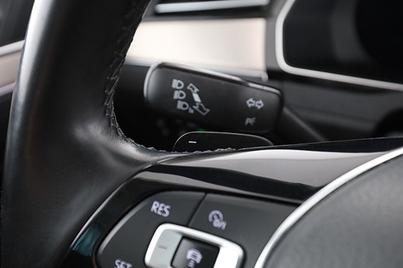 Volkswagen Passat Alltrack 23 of 30