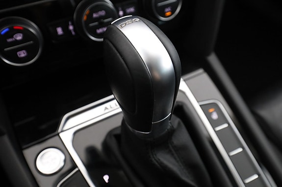Volkswagen Passat Alltrack 21 of 30
