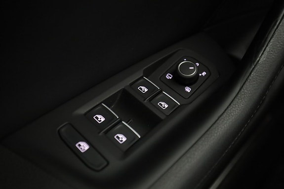 Volkswagen Passat Alltrack 28 of 30