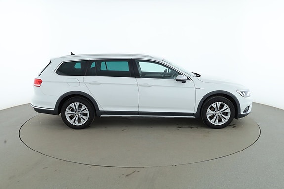 Volkswagen Passat Alltrack 6 of 30