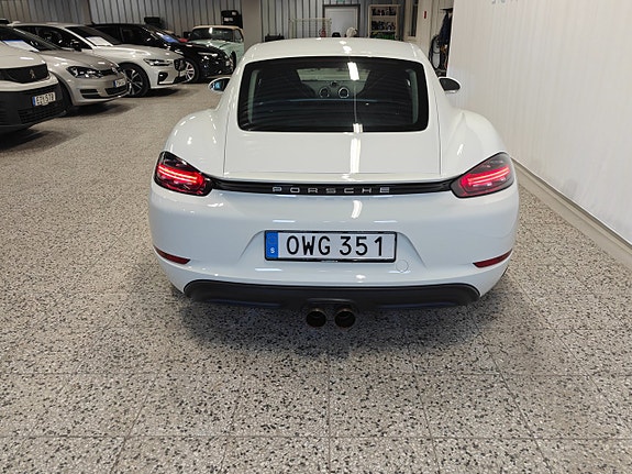 Porsche 718 Cayman 4 of 5
