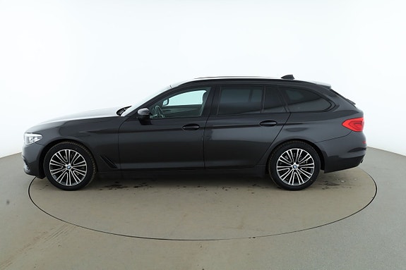BMW 520d 2 of 5