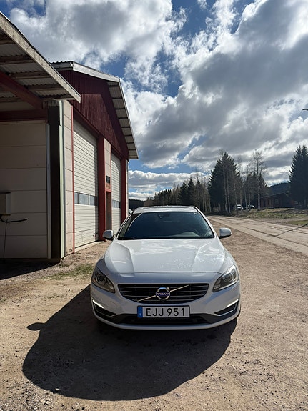 Volvo V60 3 of 5