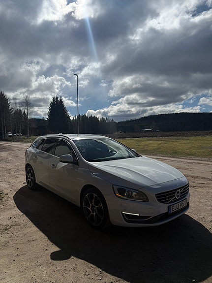Volvo V60 4 of 5