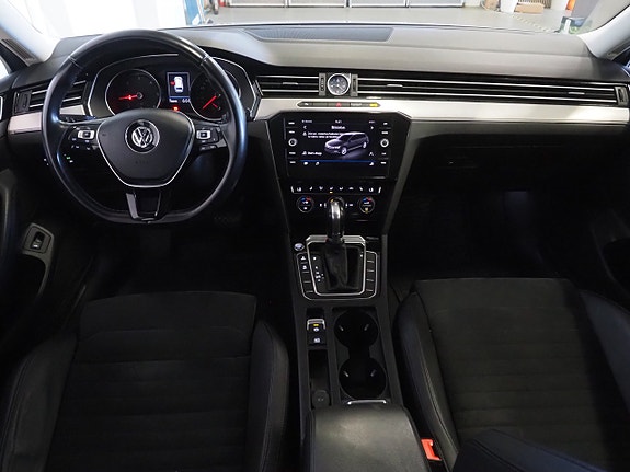 Volkswagen Passat 14 of 22