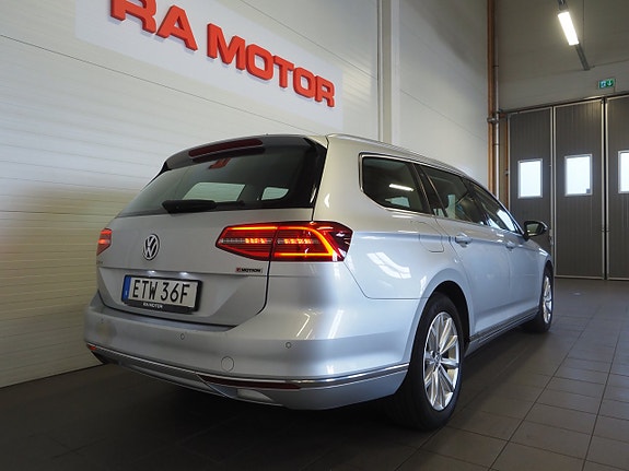 Volkswagen Passat 6 of 22