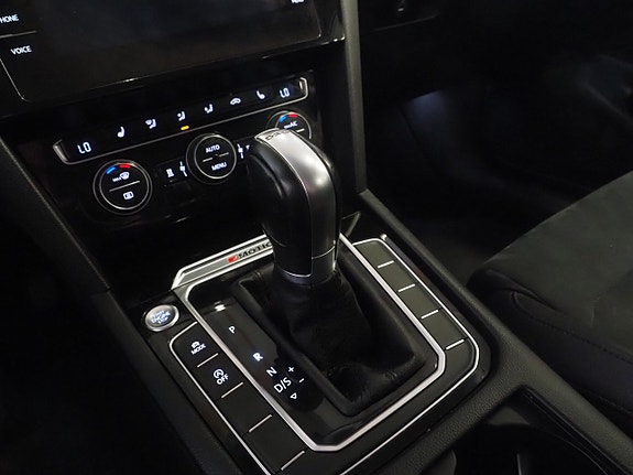 Volkswagen Passat 21 of 22