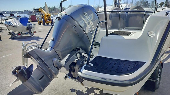 RYDS 630VI MID C S-LINE + YAMAHA F115LB 5 of 9