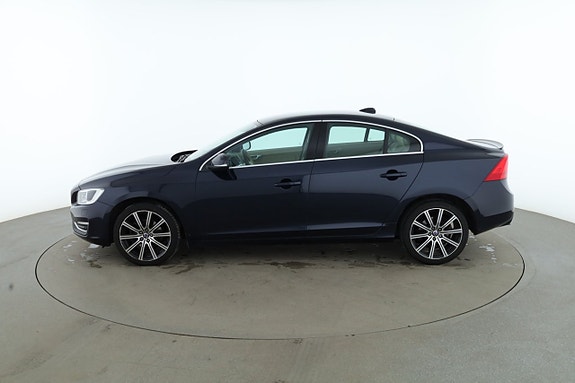 Volvo S60 2 of 5