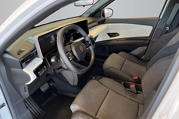 Renault 5 E-Tech 8 of 13