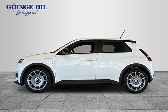 Renault 5 E-Tech 3 of 5