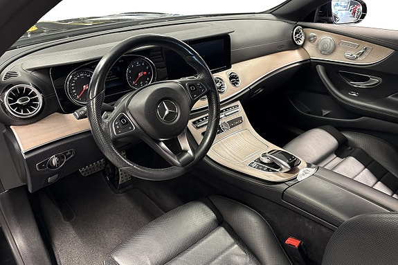 Mercedes-Benz E200 8 of 14