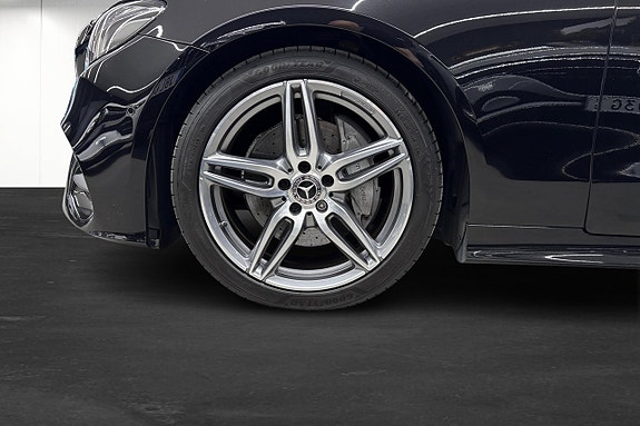 Mercedes-Benz E200 7 of 14