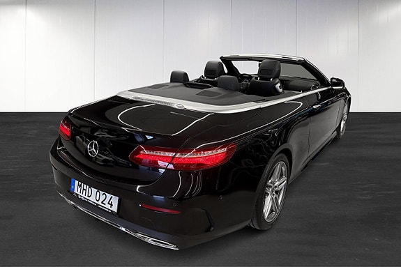 Mercedes-Benz E200 2 of 14