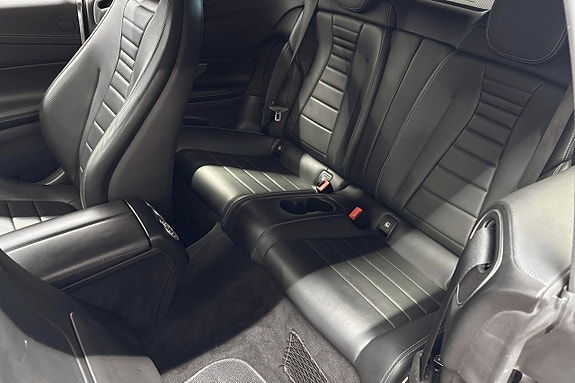 Mercedes-Benz E200 12 of 14
