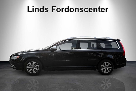 Volvo V70 2 of 5