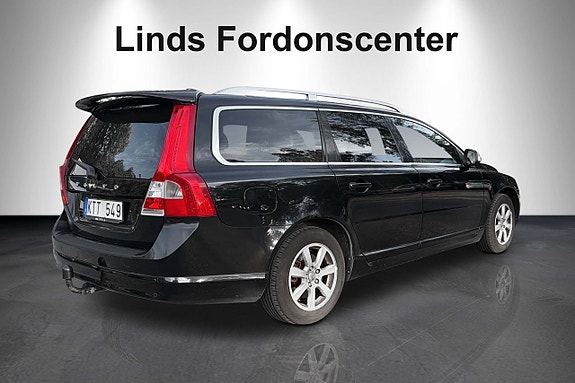 Volvo V70 4 of 5