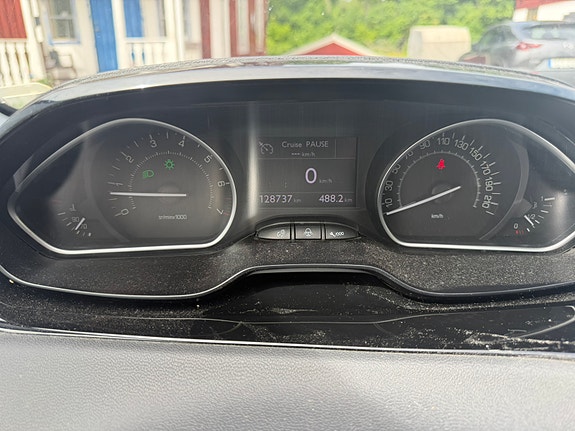 Peugeot 208 5 of 5